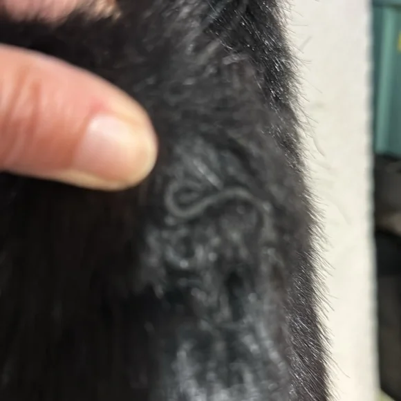 C’è C’è Medium Faux Fur Black Vest - Picture 5 of 6